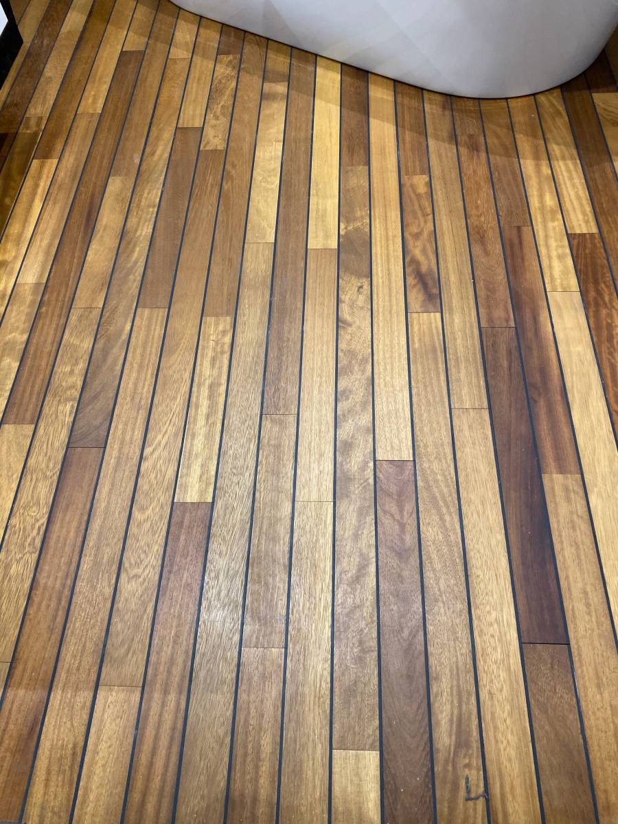 Parquet hydrofuge Iroko Décibois Lyon