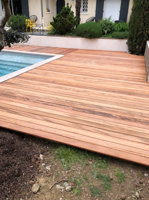 Pose de lame de terrasse en bois exotique à Lyon