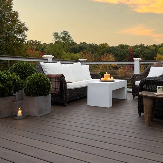 Bois pour terrasse extérieur en lame composite à Lyon coloris chocolat moka résistant aux uv