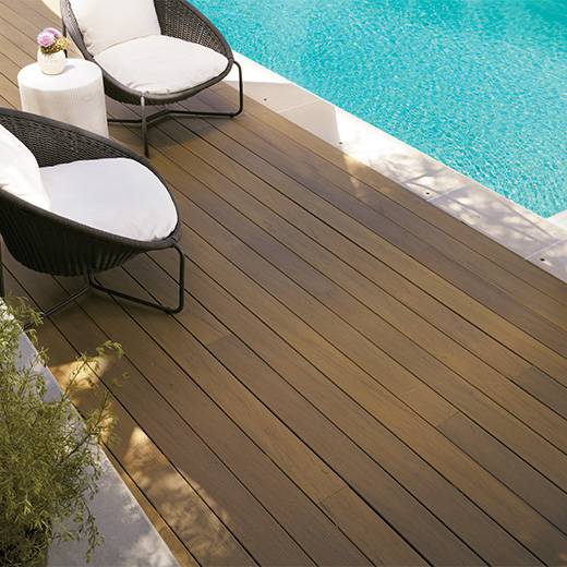 Lames composites en bois naturel à Lyon pour terrasse extérieure Tigerwood